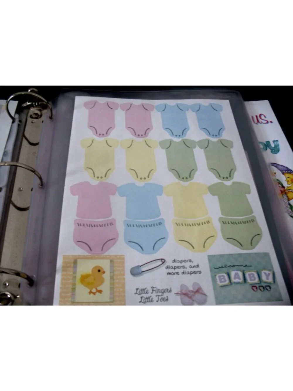 Creative Memories Accessory Binder 7 Protectors Good Zipper with borders/diecuts